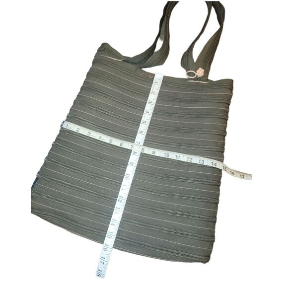 Zip It Deep Olive Camo Green Zippered Shoulder Bag Tote Purse - Picture 9 of 11